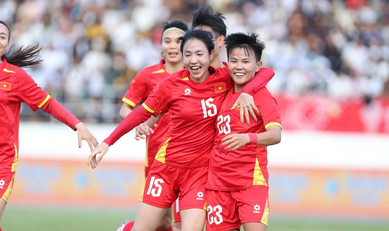 tuyen-nu-viet-nam-the-hien-ban-linh-thep-truoc-suc-ep-khan-gia-myanmar