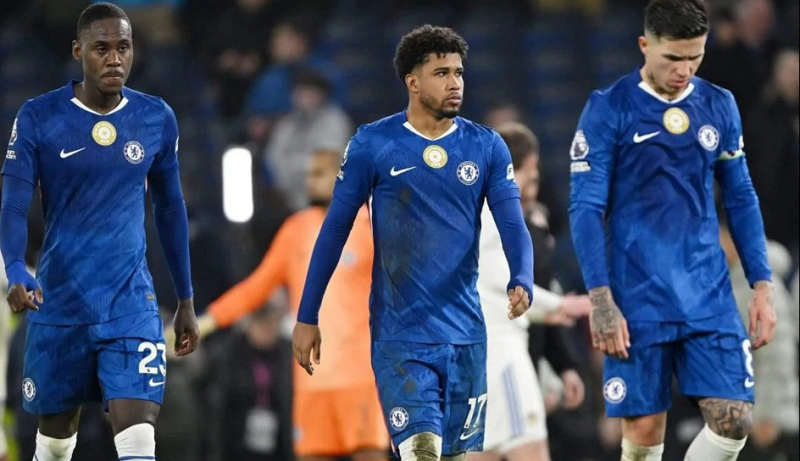 virus-the-do-bao-mon-chelsea-rosenior-doi-dien-bai-toan-ky-luat