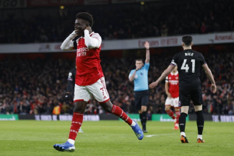 saka-cham-moc-300-tran