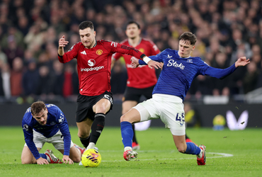 Everton vs Manchester United (03:00 – 24/02)