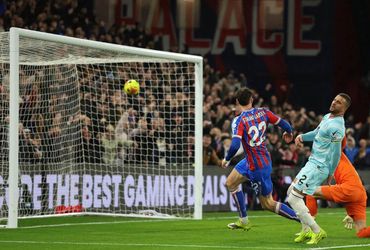 Crystal Palace vs Burnley (02:40 – 12/02)