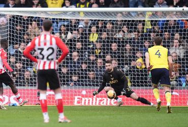 Oxford United vs Sunderland (21:00 – 15/02)