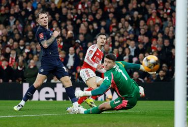 Arsenal vs Wigan Athletic (23:30 – 15/02)