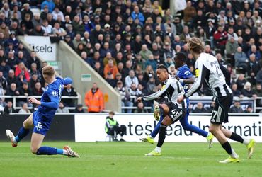 Newcastle United vs Everton (22:00 – 28/02)