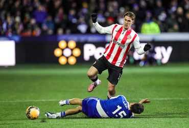 Macclesfield Town vs Brentford (02:30 – 17/02)