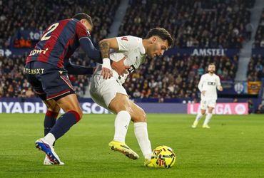 Levante vs Valencia CF (00:30 – 16/02)