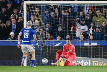 Strasbourg vs Lyon (02:45 – 23/02)